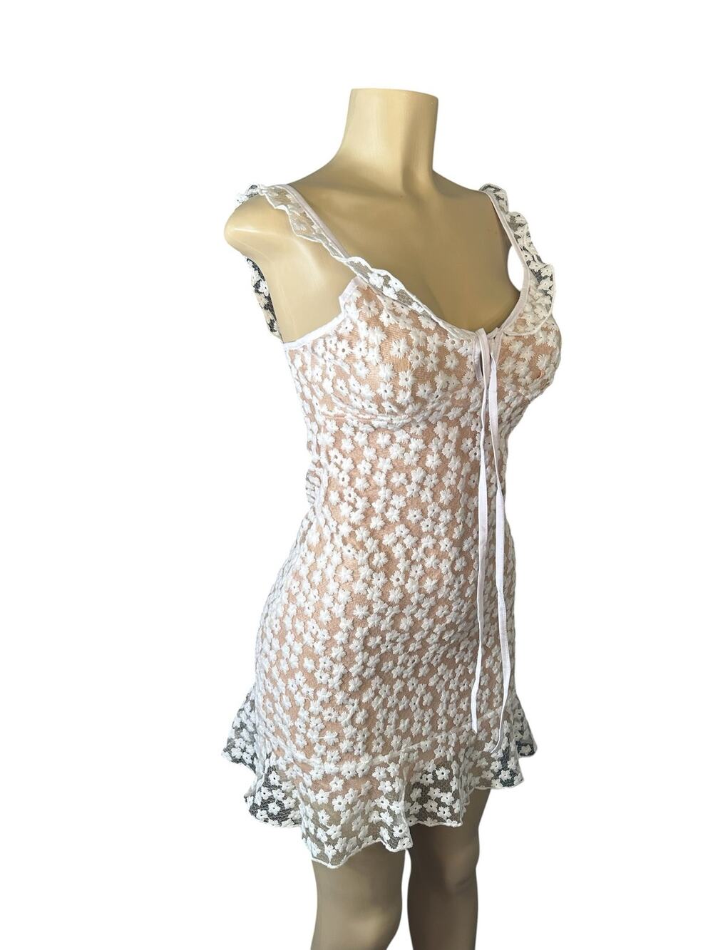 NWT Women S Haute Rogue Urban Outfitters White Lace Overlay Floral Mini Dress